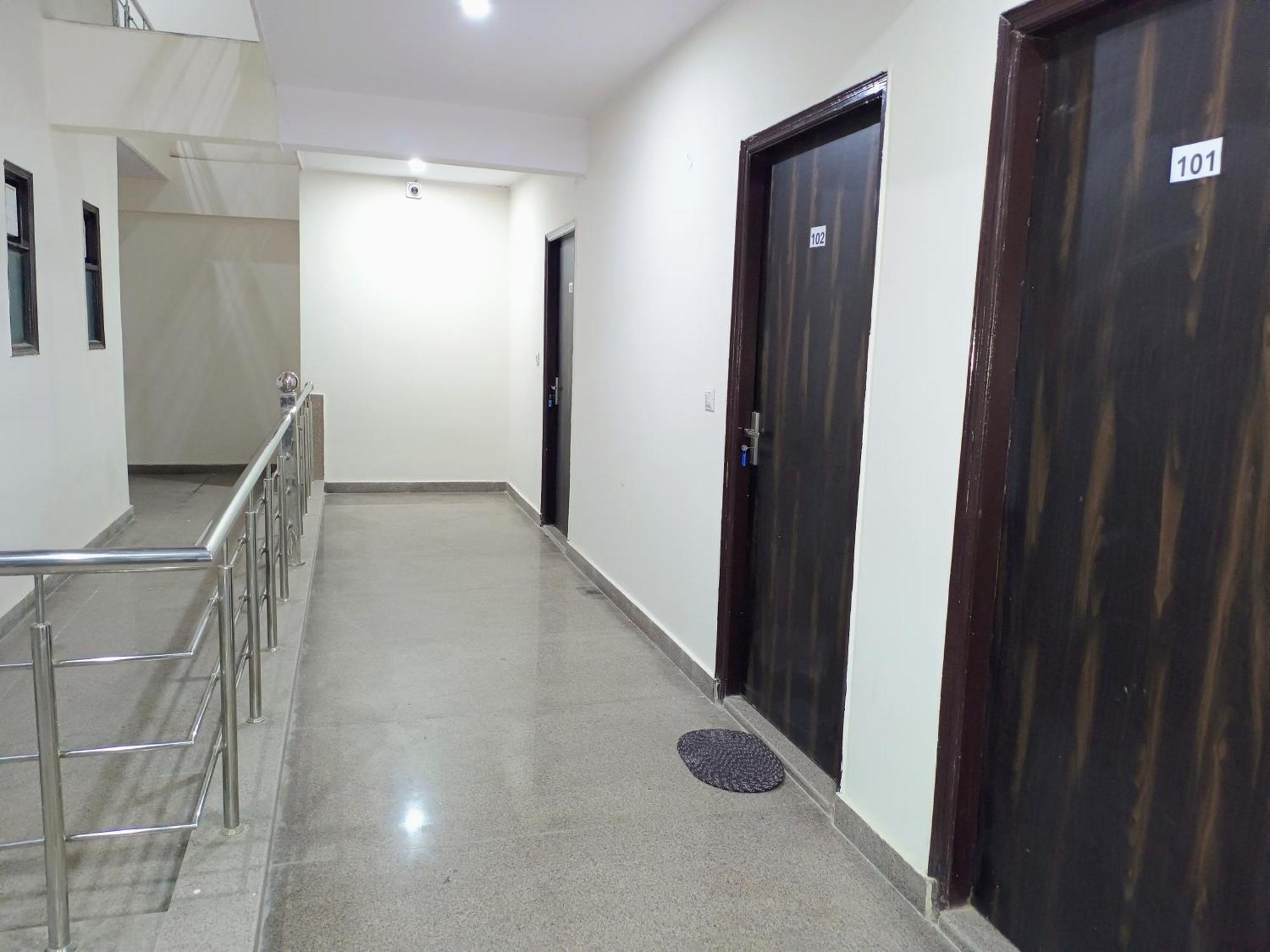 Hotel Krishna Tower Delhi Kültér fotó