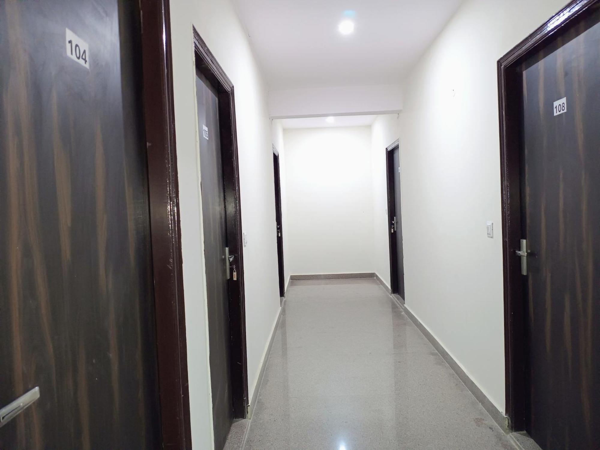 Hotel Krishna Tower Delhi Kültér fotó