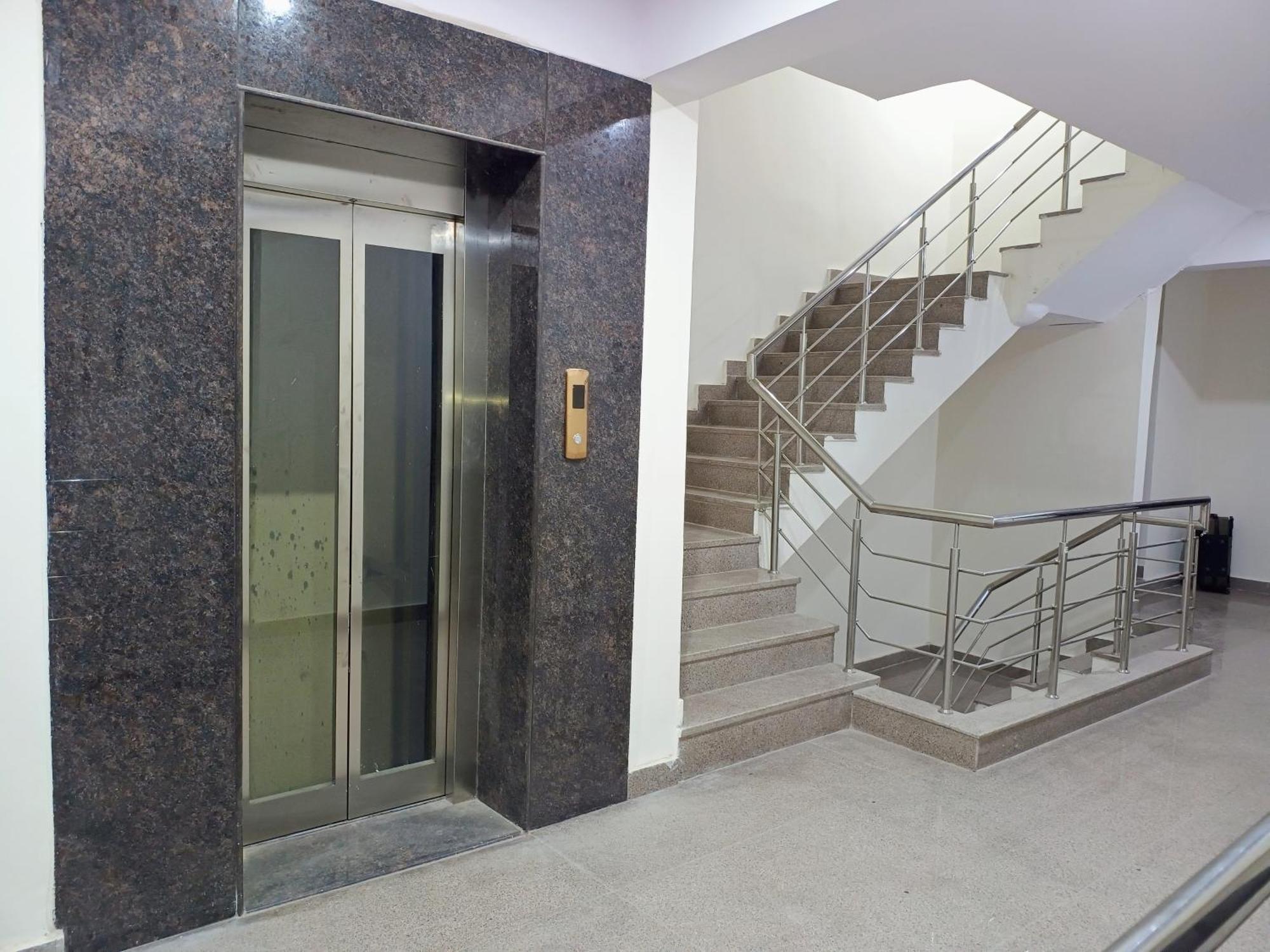 Hotel Krishna Tower Delhi Kültér fotó