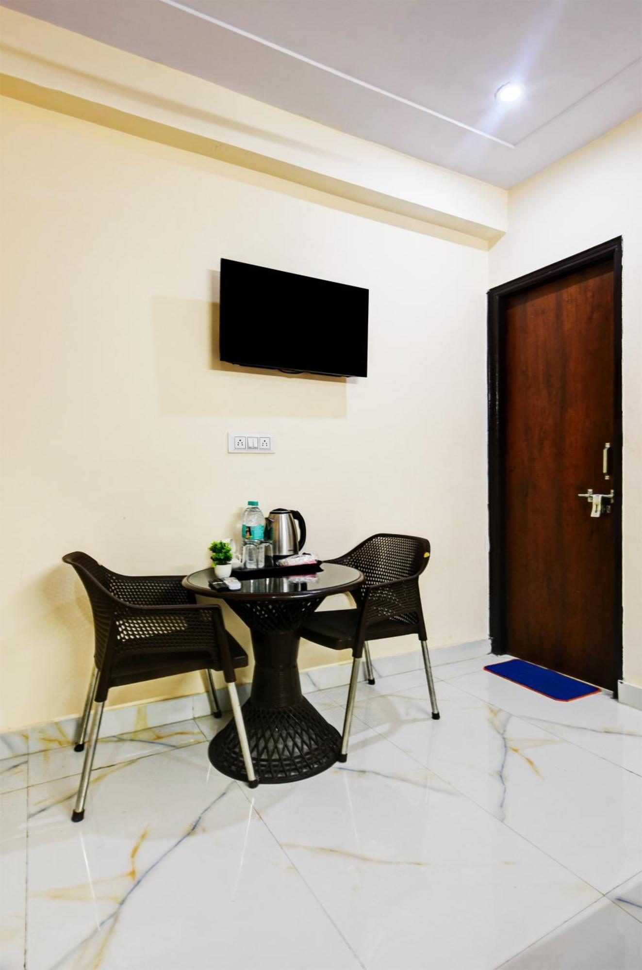 Hotel Krishna Tower Delhi Kültér fotó