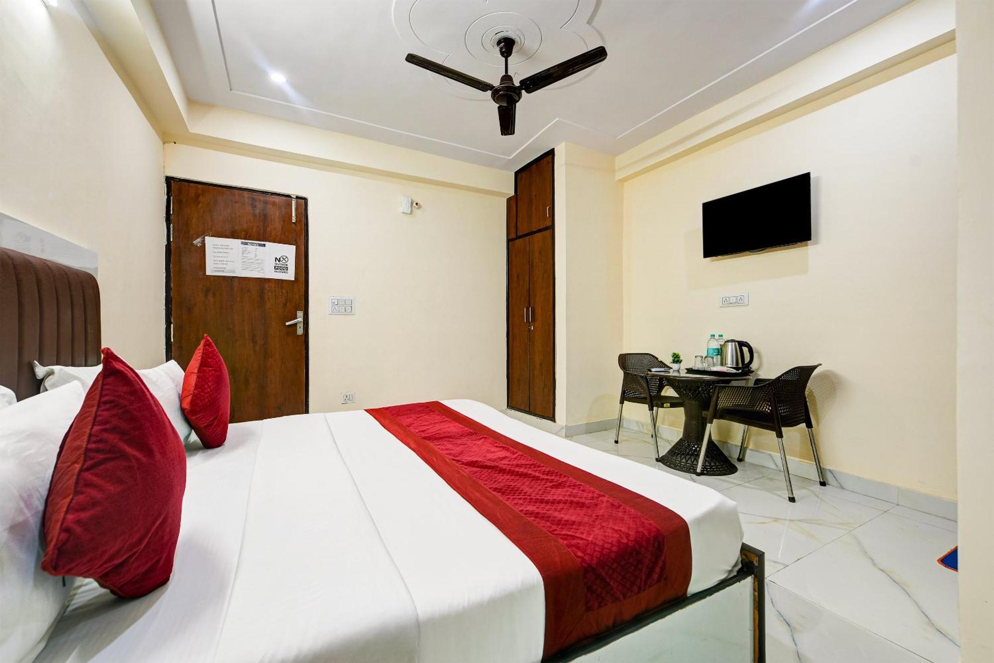 Hotel Krishna Tower Delhi Kültér fotó