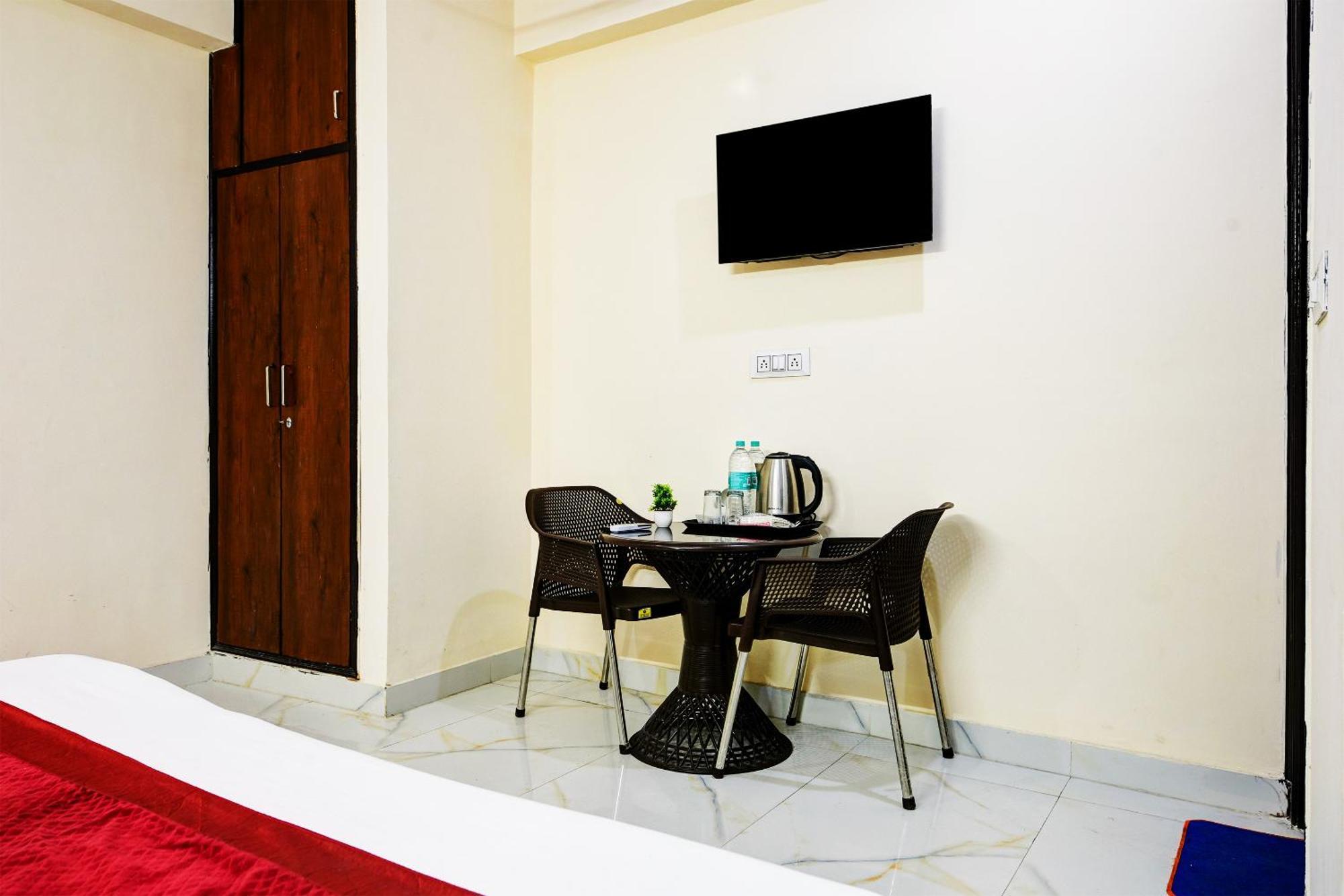 Hotel Krishna Tower Delhi Kültér fotó