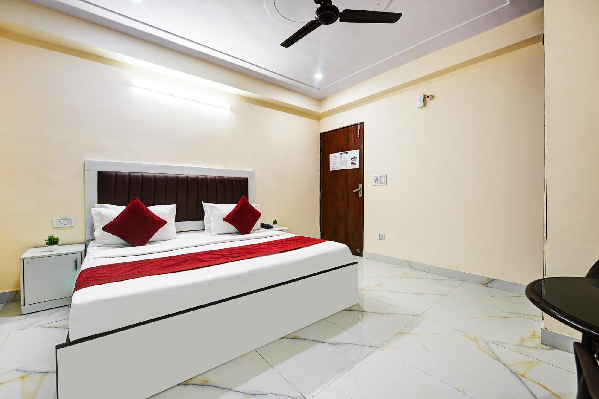 Hotel Krishna Tower Delhi Kültér fotó