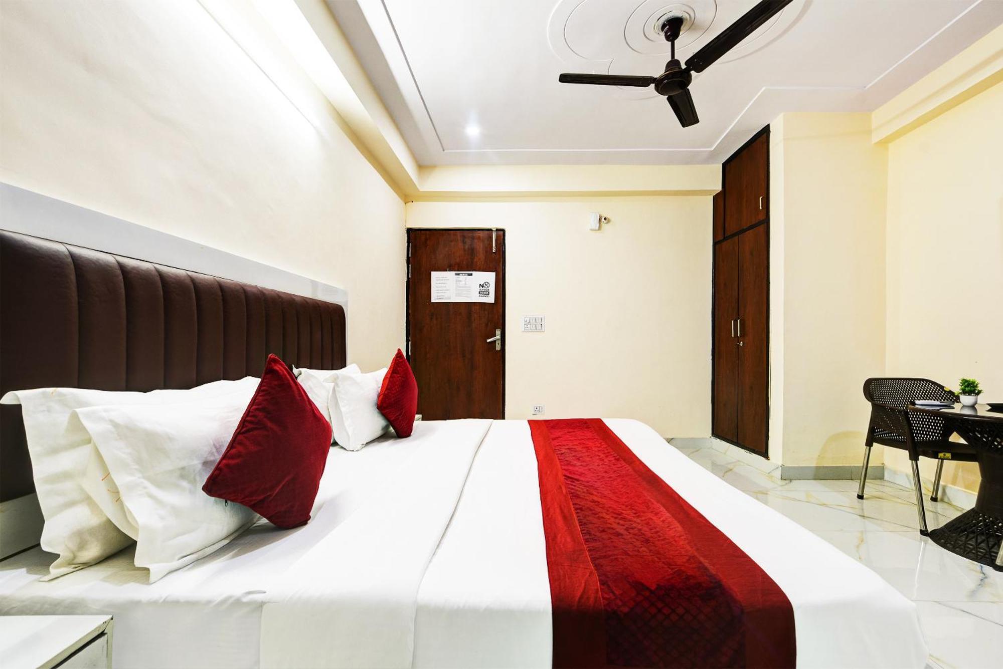 Hotel Krishna Tower Delhi Kültér fotó